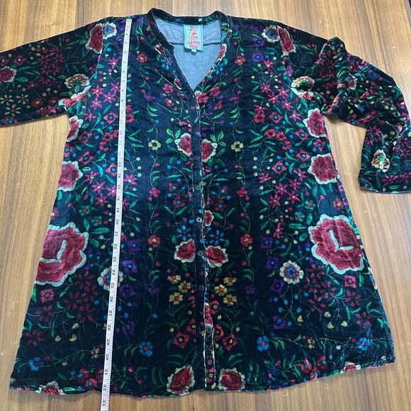 Johnny Was Black/Red Floral Velvet Tunic Button Top, Silk Blend, size Large - Picture 3 of 12